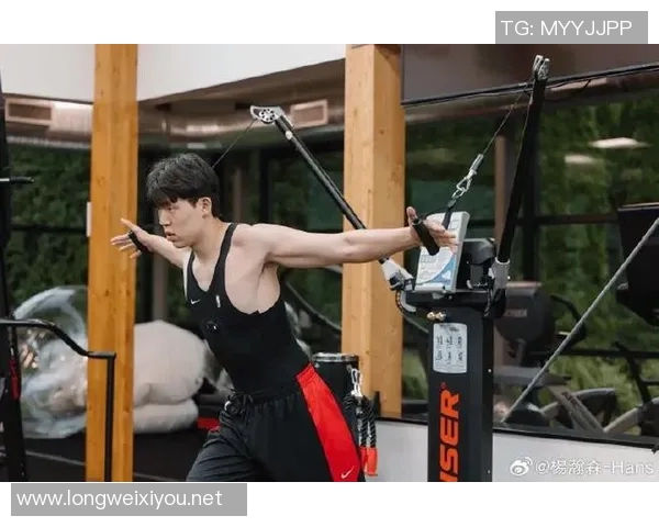 杨瀚森期待明天不要被两分钟换下 杨瀚森期待明天不要被两分钟换下