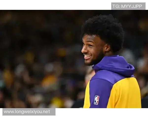 A·史密斯没见过勒布朗针对白人记者,我对布朗尼没做错事 A·史密斯没见过勒布朗针对白人记者,我对布朗尼没做错事