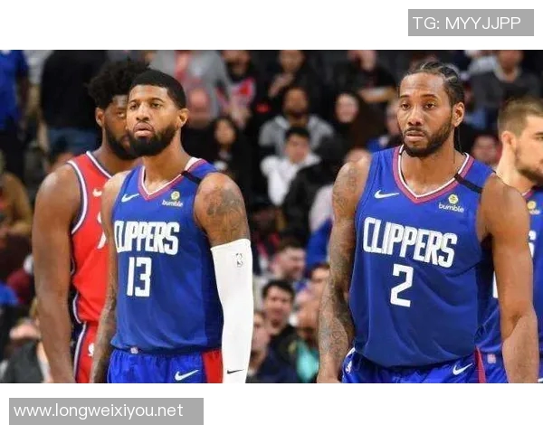 湖人队麻烦了!东契奇被金.卡戴珊看中,前NBA球员给出忠告 湖人队麻烦了!东契奇被金.卡戴珊看中,前NBA球员给出忠告