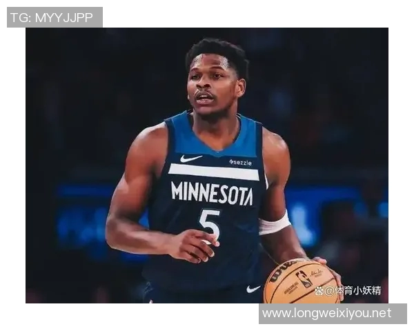 攻防建功!兰德尔抢断穆雷 一条龙反击起飞滑翔暴扣 攻防建功!兰德尔抢断穆雷 一条龙反击起飞滑翔暴扣