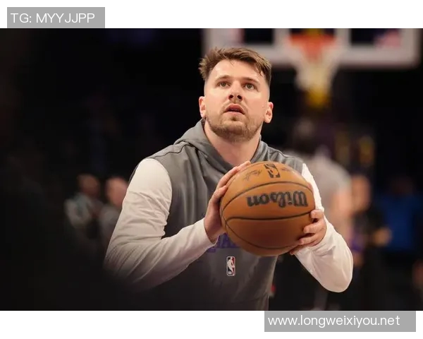 东契奇:詹姆斯亲自下令打快船往死里干,我们要为保罗而战 东契奇:詹姆斯亲自下令打快船往死里干,我们要为保罗而战